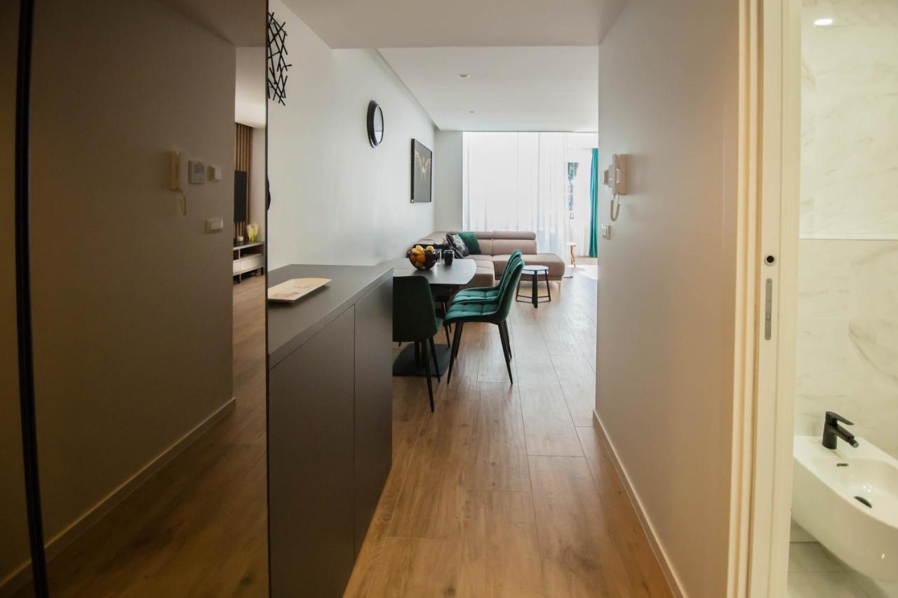 Apartment Sika Solin Bagian luar foto
