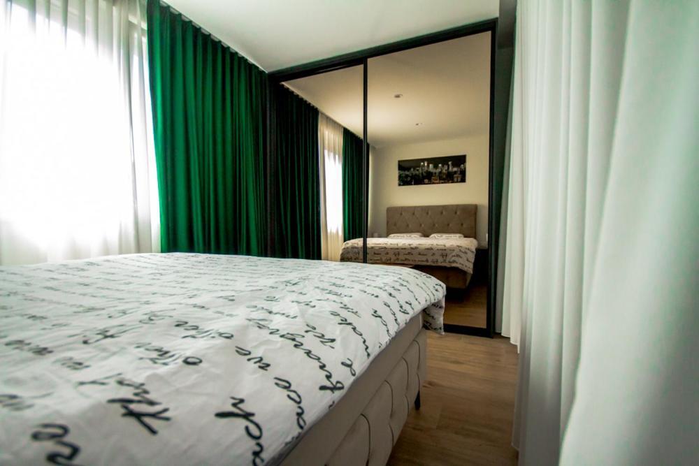 Apartment Sika Solin Bagian luar foto