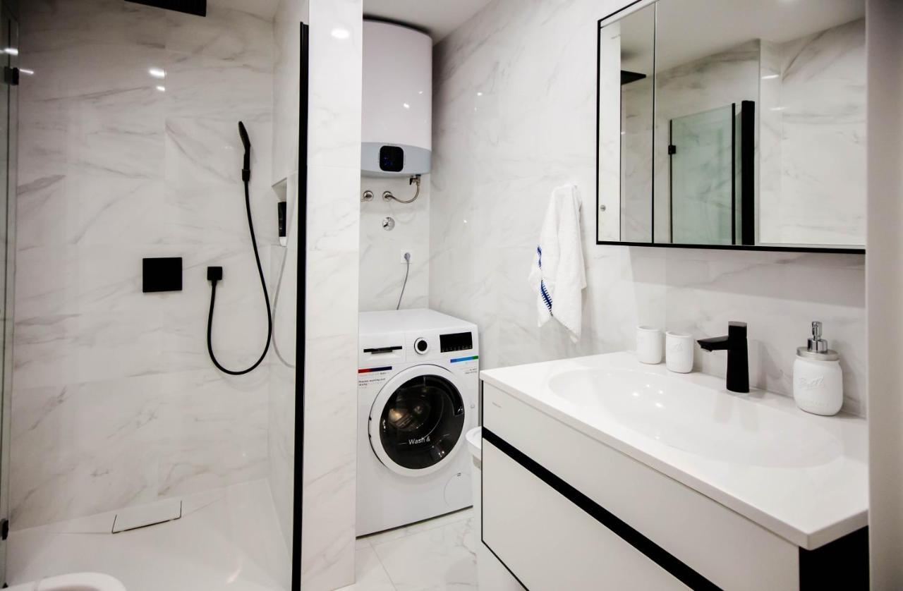 Apartment Sika Solin Bagian luar foto
